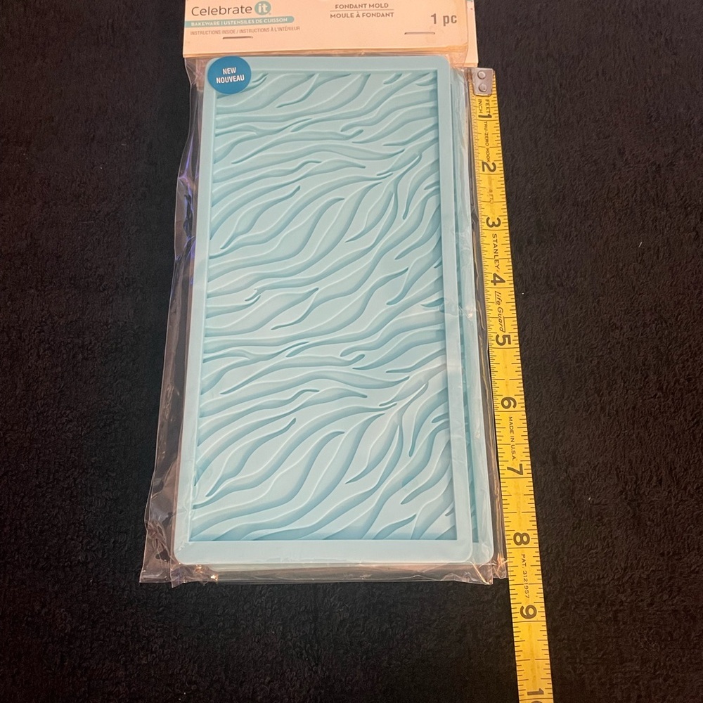NIP Lot of 3 Celebrate It Blue Wave Embossing Silicone Mold - Picture 3 of 6